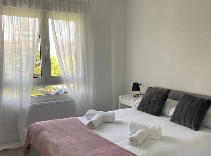 173a Amplio Moderno By R2r Consulting