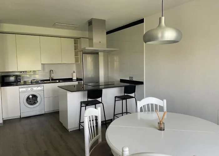 173a Amplio Moderno By R2r Consulting *